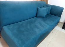 طقمين كنب للبيع بحاله جيده  سعر الطقمين 120دينار