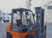 رافعات شوكية ديزل حمولت 2طن ونص قير اتومتك بحاله الوكاله موديل 2015