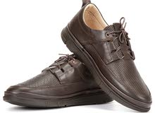 حذاء للرجال من الجلد مميز بتصميم أنيق لخرجاتك اليومية PESARO Chaussure en Cuir p