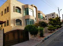 750m2 More than 6 bedrooms Villa for Sale in Amman Jubaiha