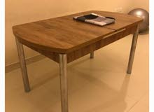 طاوله وارفف وكنبه استرخاء طاوله وارفف وكنبه استرخاء