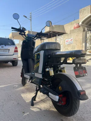 دراجة t9 للبيع مضافة 90 ما ابدل بيه أي شي ابلاديه من كهربائيات بطاريات شلعه ابريكات خلفي الامامي ملغ
