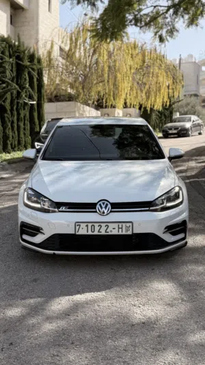 Golf R-Line