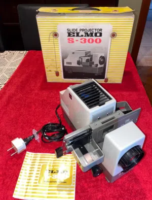 شرائح صور بروجكتور لفلسطين من الستينات، وبروجكترات عرض الشرائح.