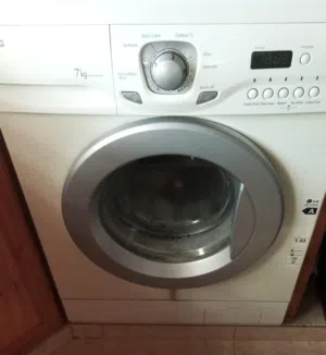 غساله نوع LG لون أبيض 7كيلو للبيع
