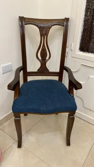 للبيع كراسي خشب عدد 2 – تصميم كلاسيك أنيق