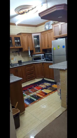 شقة طابق ارضي مدخل مستقل غرب دوار البياضه 200م