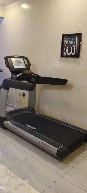 جهاز لايف فتنس مال نوادي