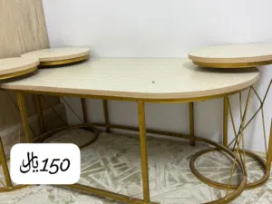 طاولات بحالة ممتازة للبيع