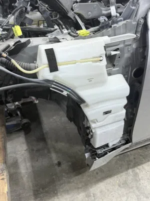 Ls500 ليت الجهة اليسار وكالة أمريكي  وكذالك قطع غيار الجهة اليسار كامله