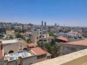 ستوديو للايجار في عبدون مع تراس مطل اطلاله جميله جدا
