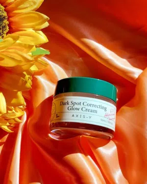 لتفتيح البقع داكنه والاسمرار الموجود في الجسم ولاستفسار اكثر خاص