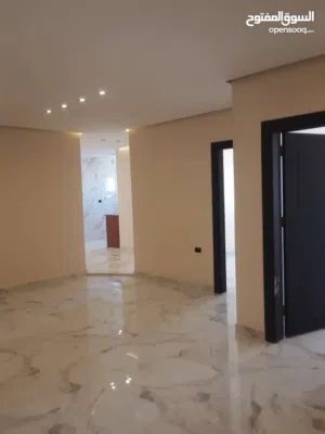 شقة للايجار في حي السندباد شقة جديدة تشطيب سوبر لوكس عمارة هادئة موقع ممتاز