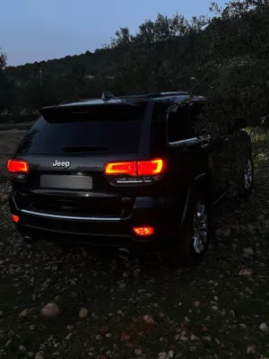 Jeep grand Cherokee overland 2014 قابل للبدل على سيارة كهربائية