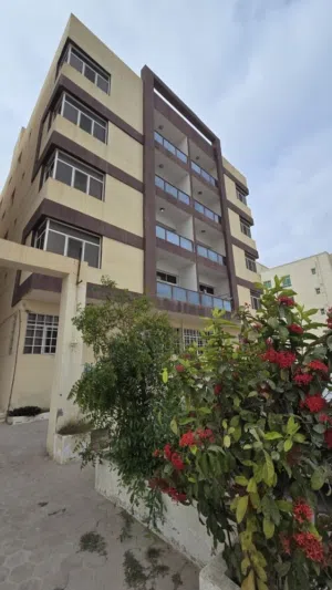 شقة مفروشة للإيجار اليومي في الدهاريز الجنوبية / صلالة / خريف ظفار Flat for rent in Salalah