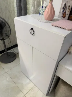 مساعد مجر كبير وداخل قطعتين وبابتين