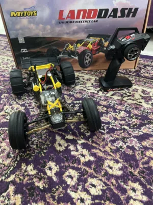 سيارة تحكم عن بعد