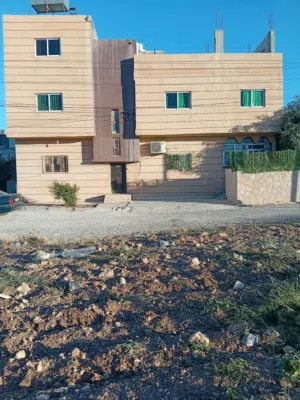 450 m2 4 Bedrooms Townhouse for Sale in Irbid Huwwarah