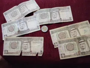 عملات ورقيه طبعه الملك فهد