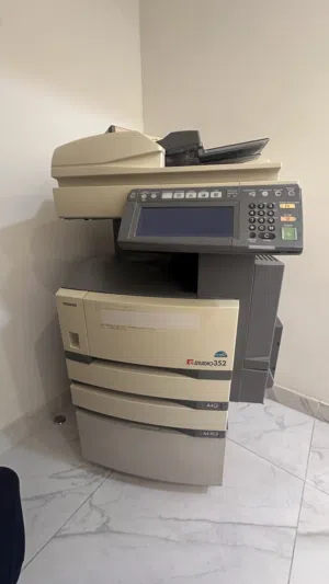للبيع طابعة/تصوير Toshiba e-STUDIO 352