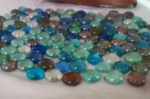للبيع احجار كريمه للتزيين المجوهرات السعر 20 دينار الموقع سحاب خلف السوق المركزي