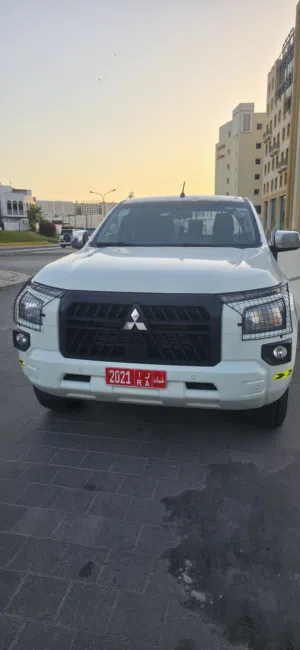 Mitsubishi . L200 . Monthly0