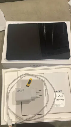 للبيع Xiaomi Mi Pad 7 (نسخة 256GB) شبه جديد - كامل الملحقات شاومي باد 7