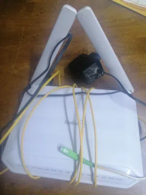 راوتر  نت استعمال خفيف نوع  fiber homeعدد 2 بسعر مغري او تبديل على طيور