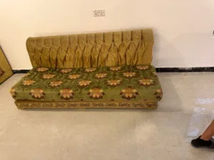 السلام عليكم الغراض للبيع السعر على السوم