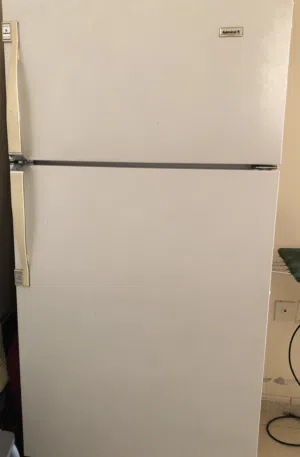 للبيع ثلاجة نوع ادميرال