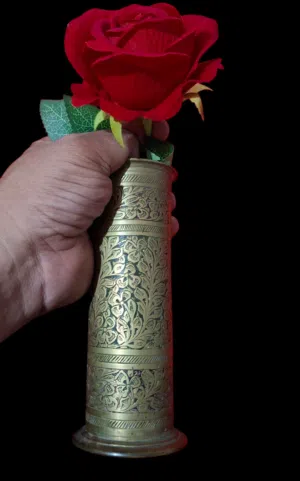 قديم مزهريه نحاس نقش يدوي أنتيك بسعر مغري