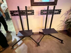 حاملين شاشه جديد بسعر ممتاز جداا