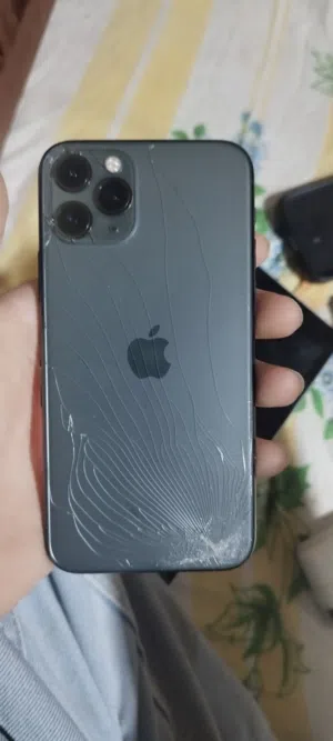 Apple iPhone 11 Pro 256 GB in Basra