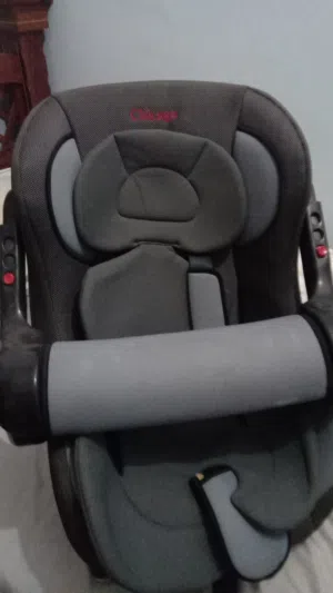 كرسي للسيارة للأطفال  شركة شيكو