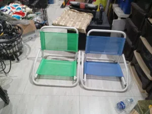 كرسي رحلات عدد اثنين بحاله ممتازه امريكي اصلي للبيع بسعر خمس دنانير للكرسي الواحد