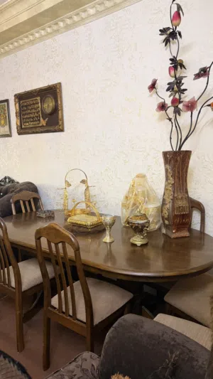 طاولة سفرة ماليزي اصلي 8 كراسي