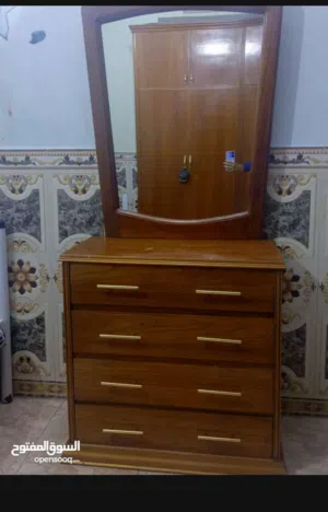 ميز غرفه مرايه وجرارت لون جوزي