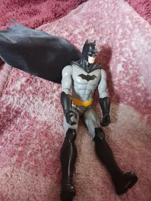 للبيع مجسم باتمان مستعمل من أمازون