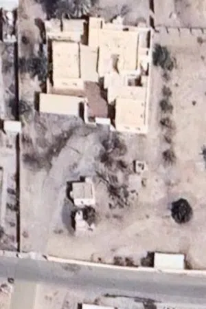 اراضي فضاء و بيت ف مزرعة للايجار في مركز بركاء lands and House on a farm for rent