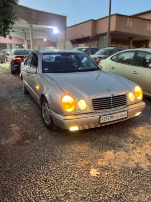 مرسيدس بنز E240