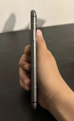 Apple iPhone 11 64 GB in Tripoli