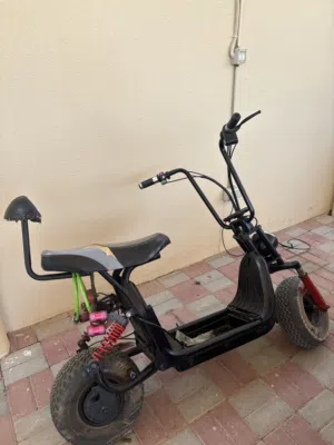البيع.  هرلي.  نظيف ما في شي    بس ما. يدوس.