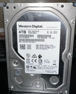 مطلوب هارد HDD يفضل نسخة سيرفرا نسخ مدخل الSATA بسعة 4TB فأكثر.