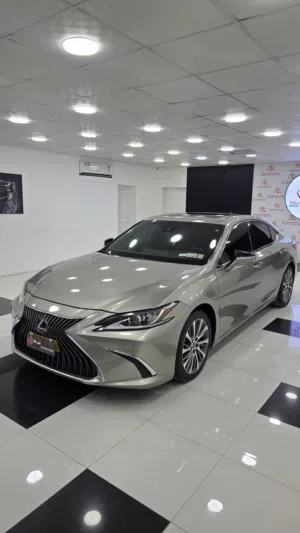 LEXUS ES 350 2019 فخامة يابانية... راحة استثنائية... وأناقة تلفت الأنظار