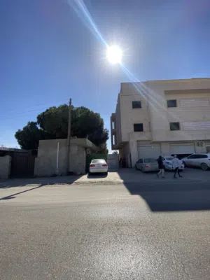 ارض للبيع.