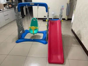 زحاليق ومراجيح وحباسات أطفال