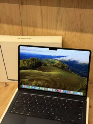 MacBook Air 2024. M3-Chip. 16 RAM. 256 SSD. 13.6-inch