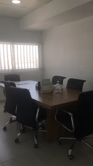 مكاتب للايجار - مدعومه بالخدمات و تكاليف البلديه و الكهرباء