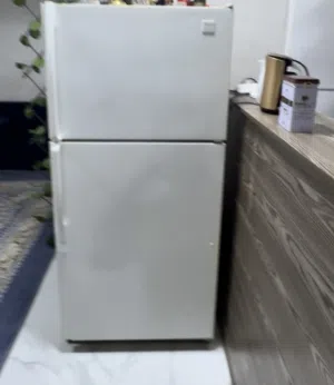 ثلاجة كبيرة whirlpool بحالة ممتازة