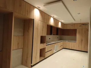 تفصيل جميع الاعمال الخشبيه الابواب والمطابخ والدواليب والديكورات حسب الطلب